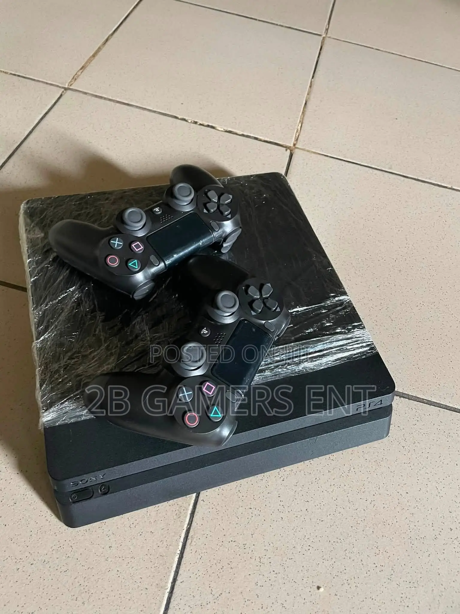 Gaming Consoles (Ps4)