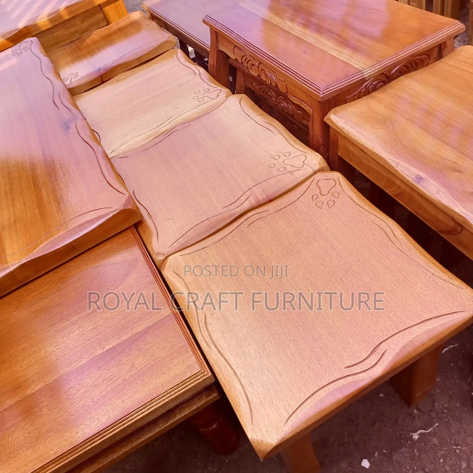 Elegant Coffee Table Set With 4 Stools – Modern Durable