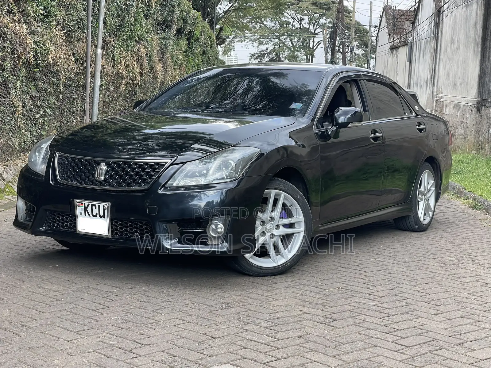 Toyota Crown 2012 Black