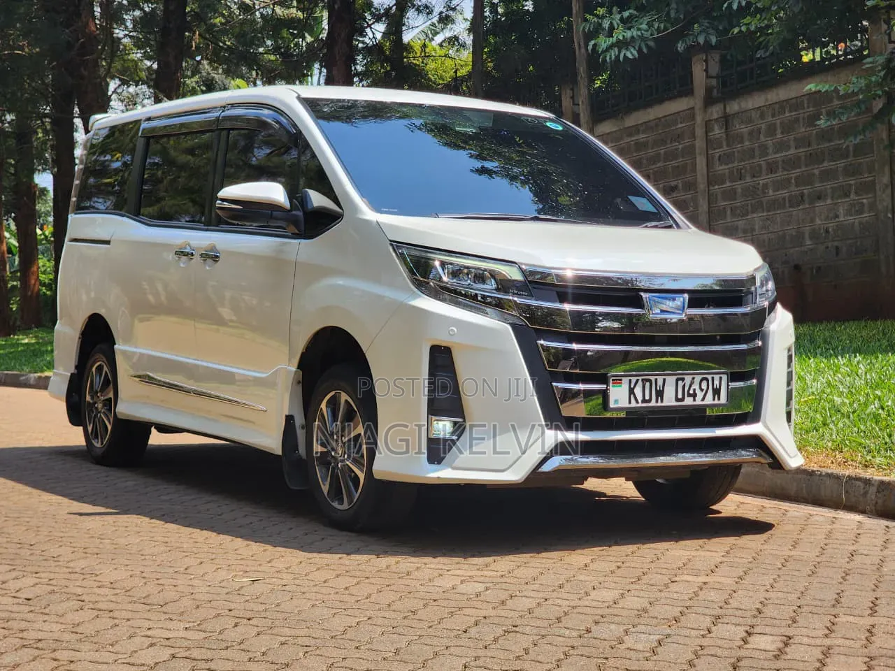 Toyota Noah 2018 White