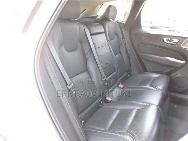 Volvo XC60 2019 Silver