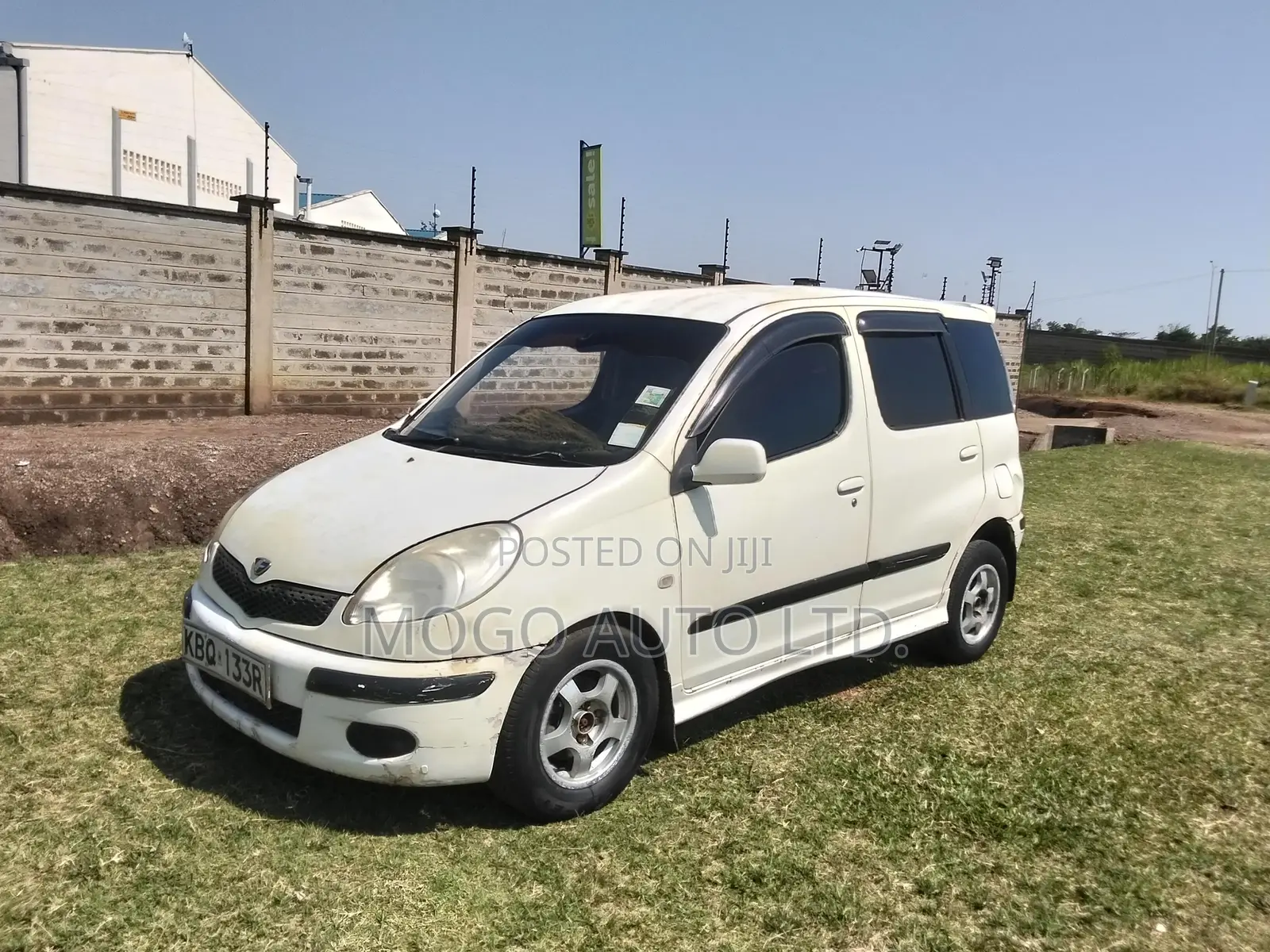 Toyota Fun Cargo 2004 White