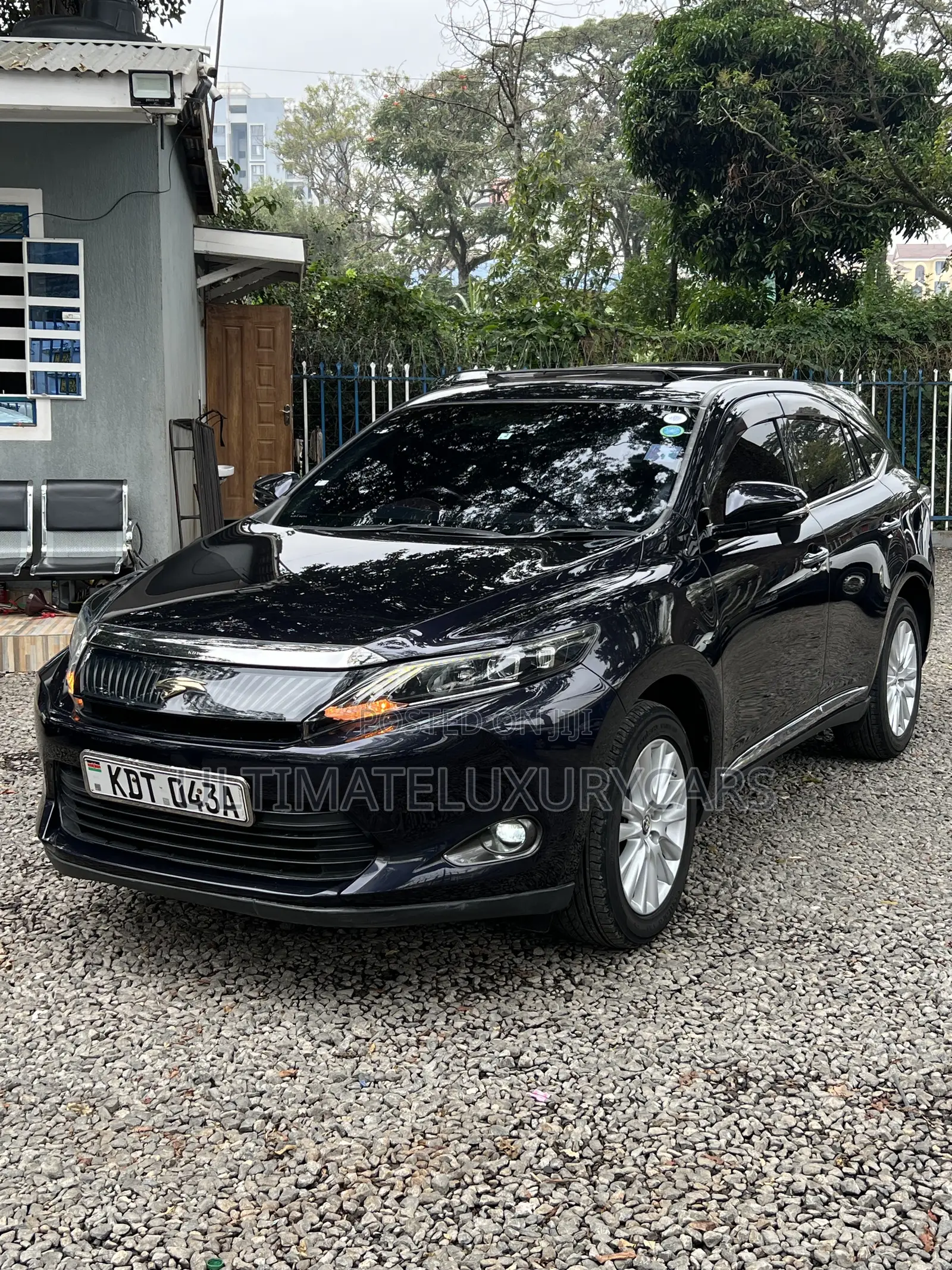 Toyota Harrier 2.0 2017 Purple