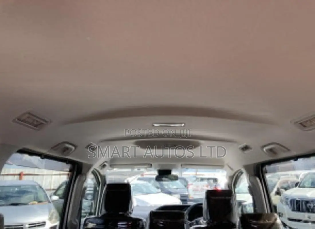 Toyota Noah 2019 Silver