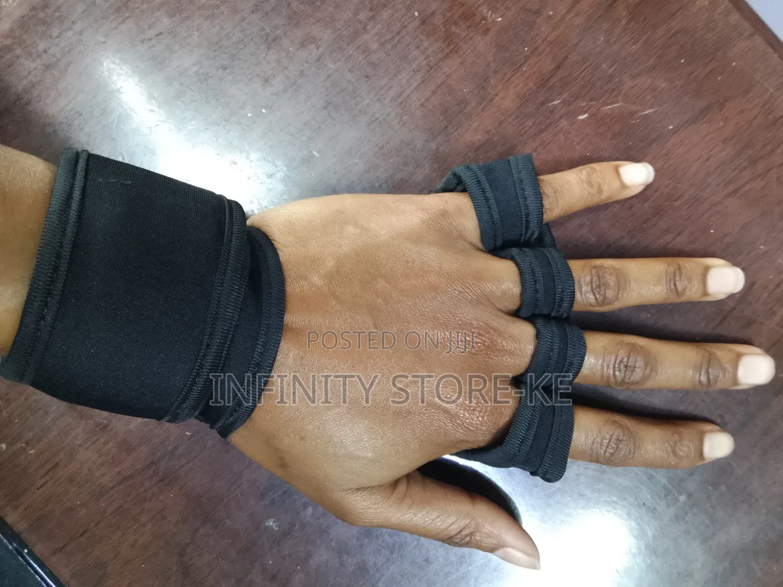 Good Quality Open Gym Gloves With Grip Pads