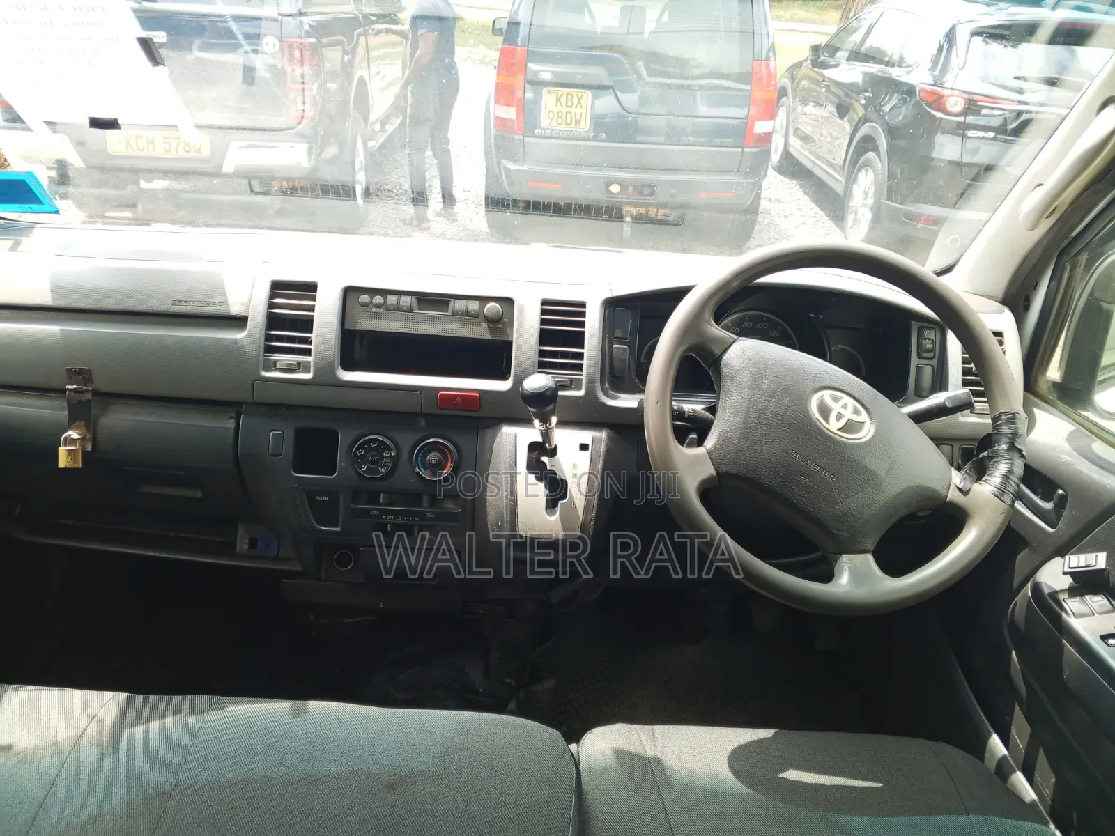 Toyota HiAce 2013 White