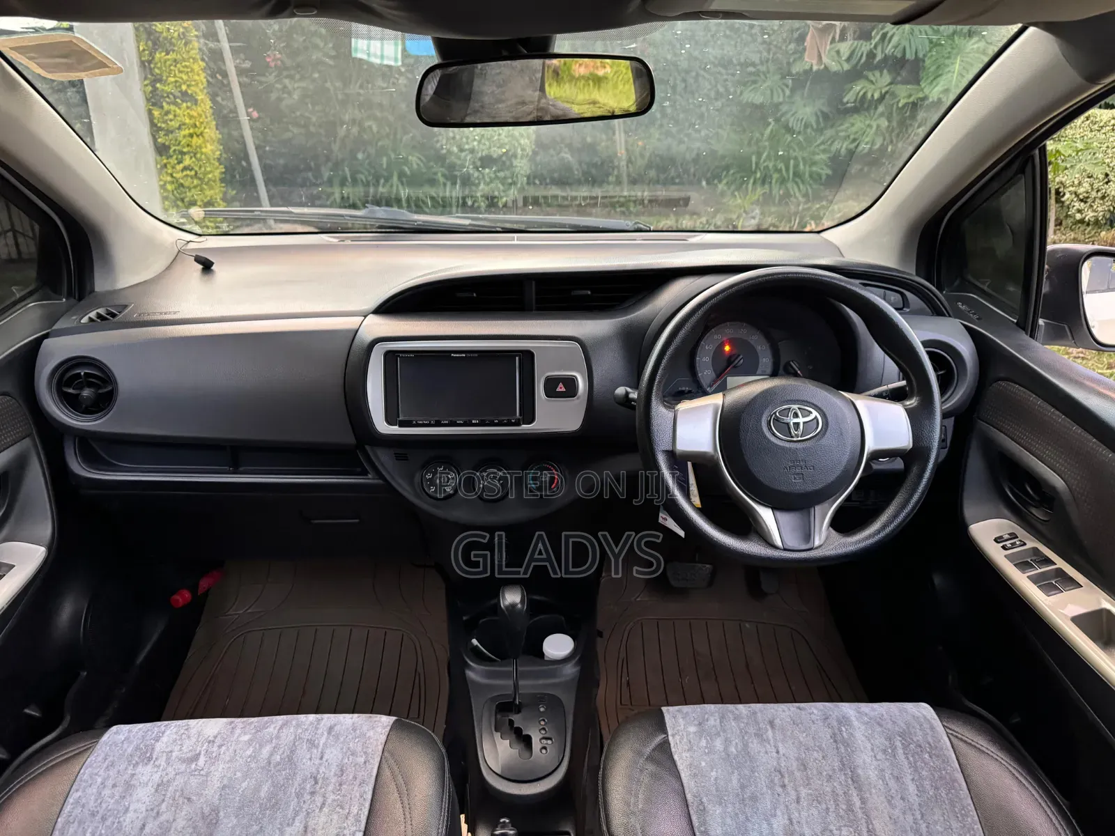 Toyota Vitz 2016 White