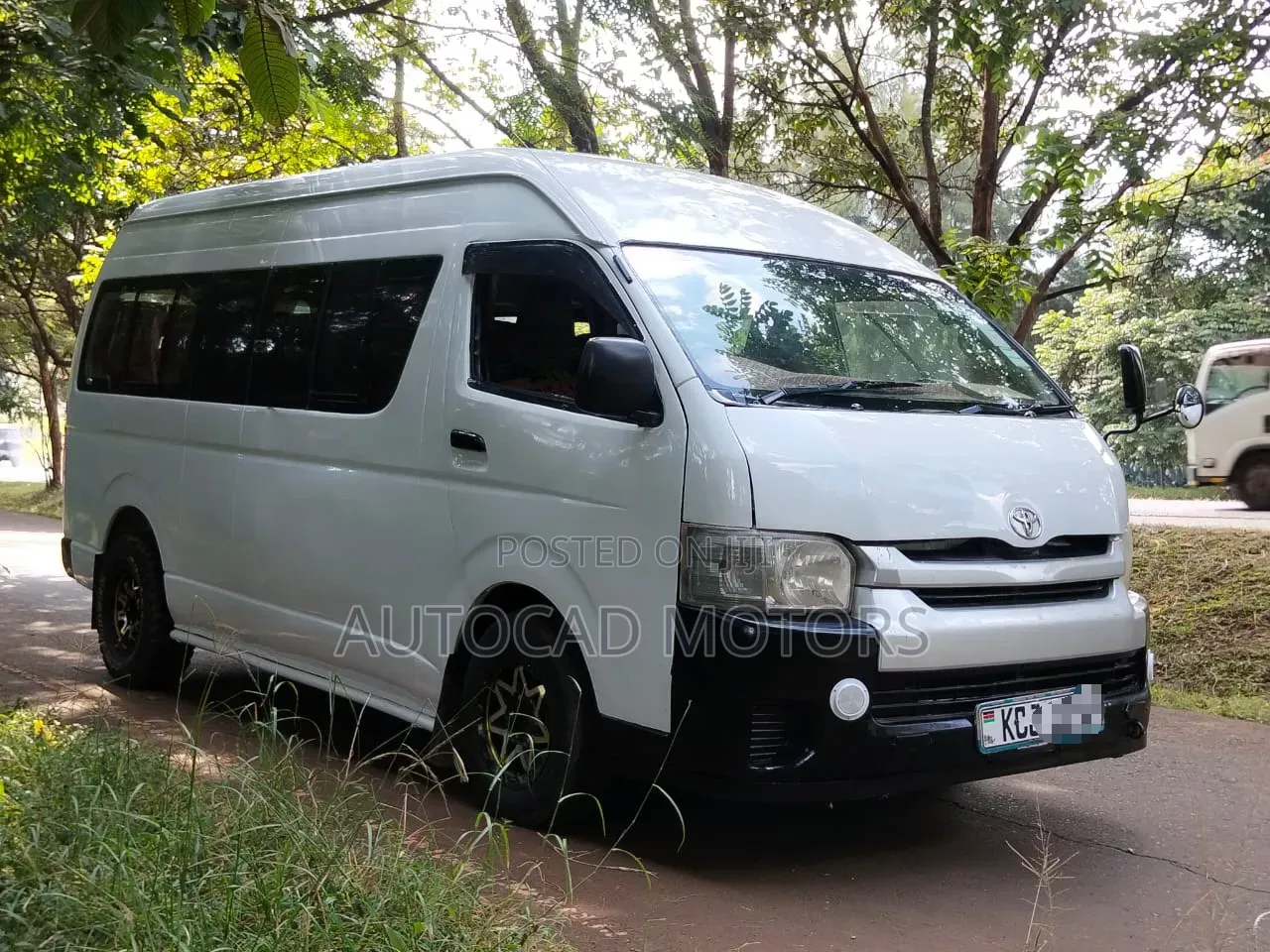 Toyota HiAce 2011 White