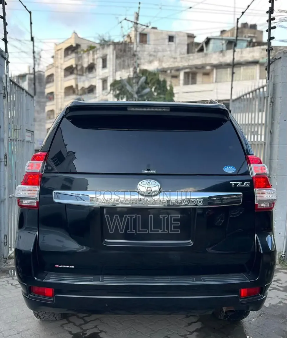 Toyota Land Cruiser Prado 2013 Black