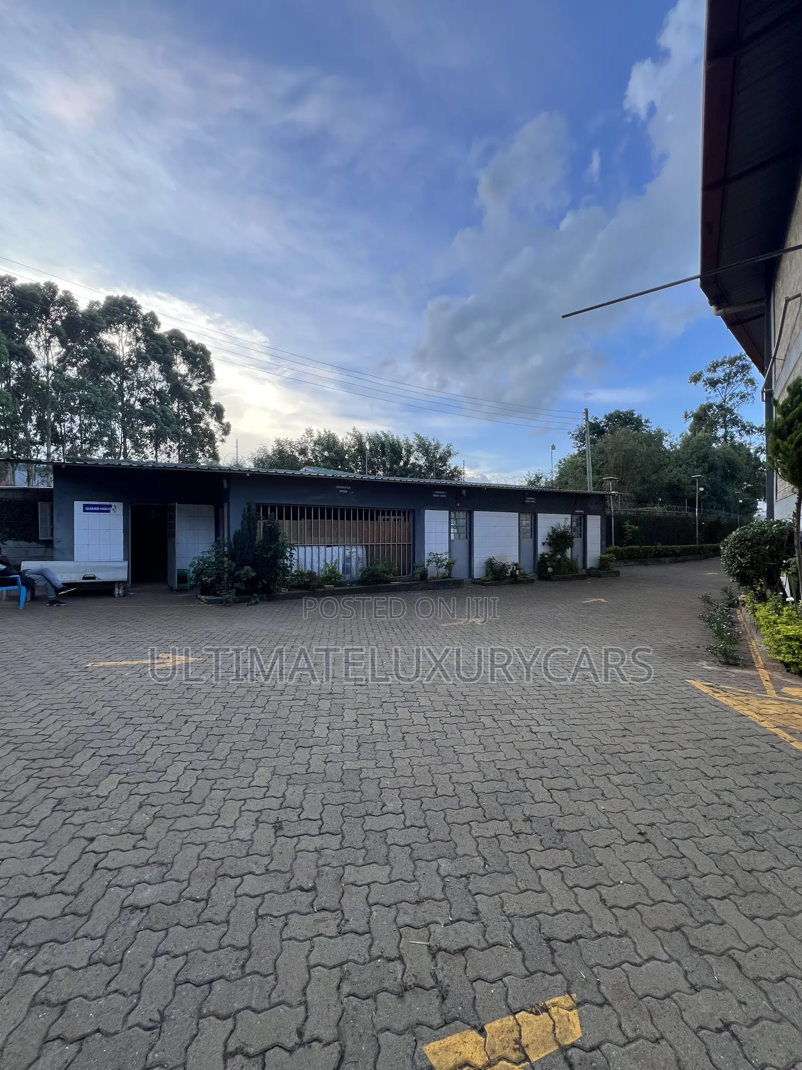 Warehouse/Go Down for Sale Sitting on 1 and 3/4 Acres of Land