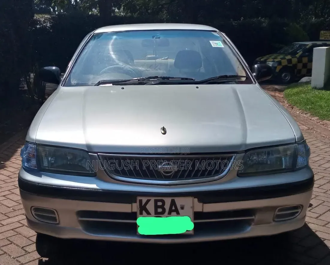 Nissan Sunny 2001 Silver