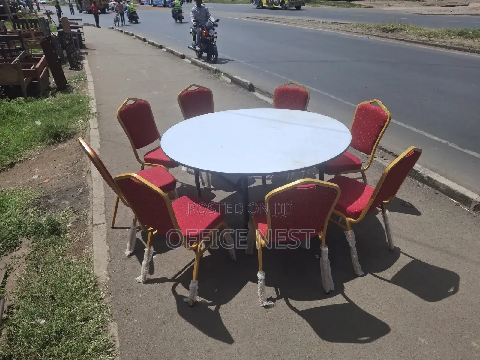 Round Event Table and Chair Vombin6
