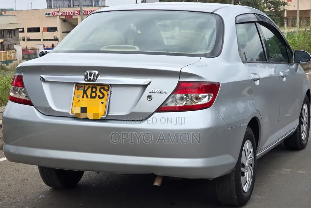 Honda Fit Aria 2006 Silver