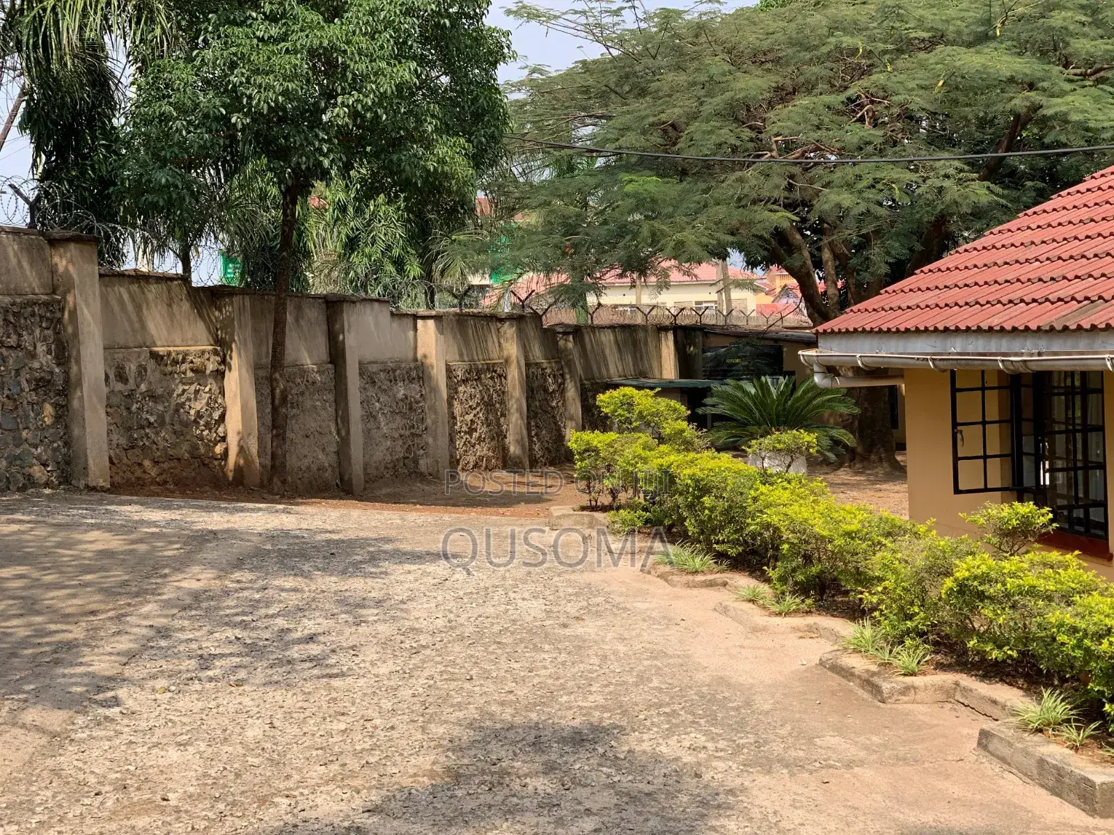 Furnished 4bdrm Mansion in Lolwe for sale