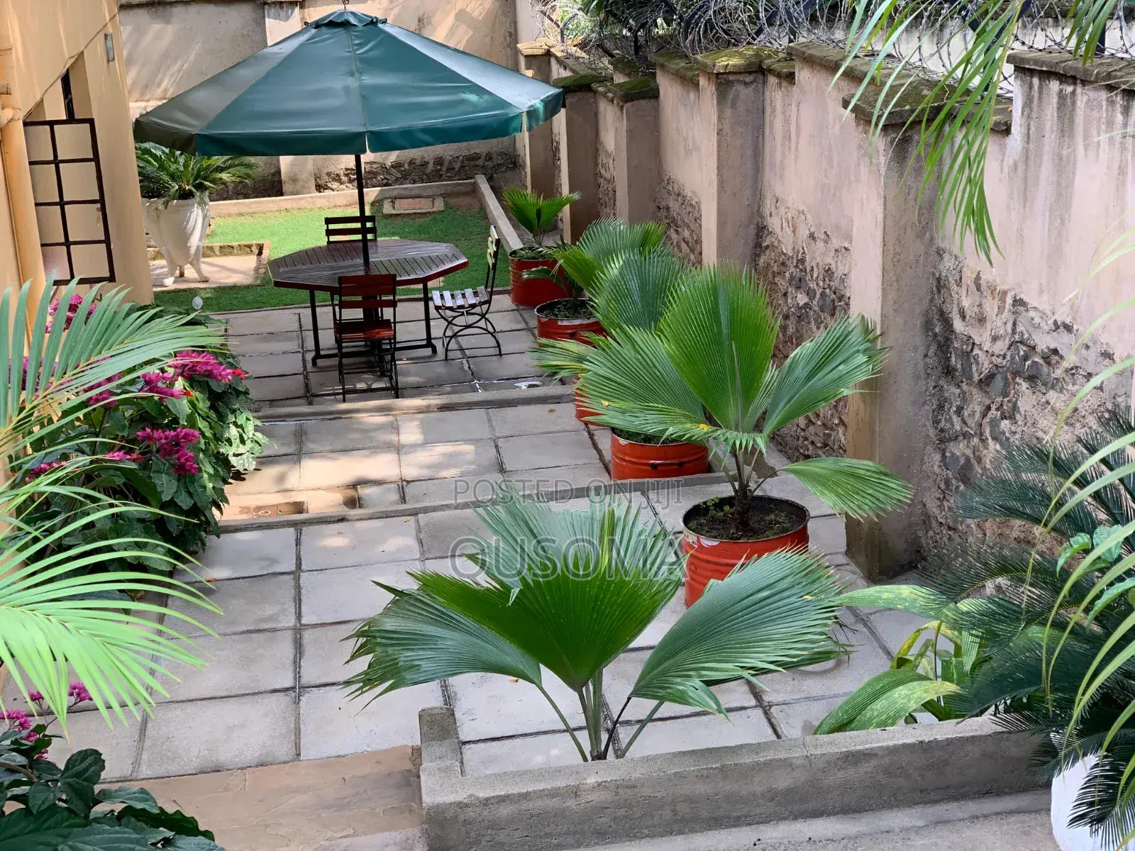 Furnished 4bdrm Mansion in Lolwe for sale