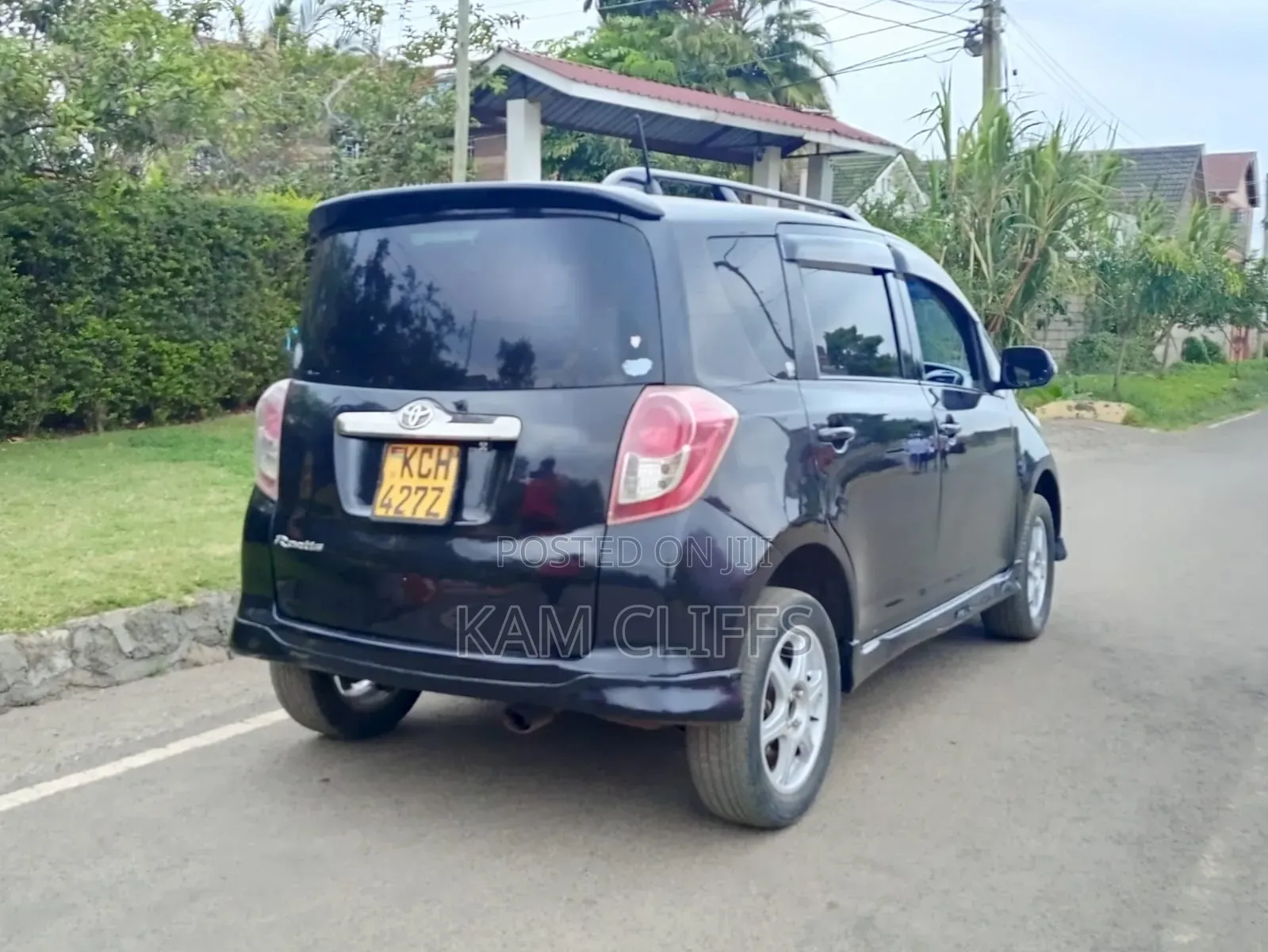 Toyota Ractis 2010 Black