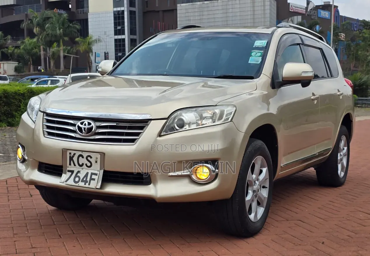 Toyota Vanguard 2011 Gold