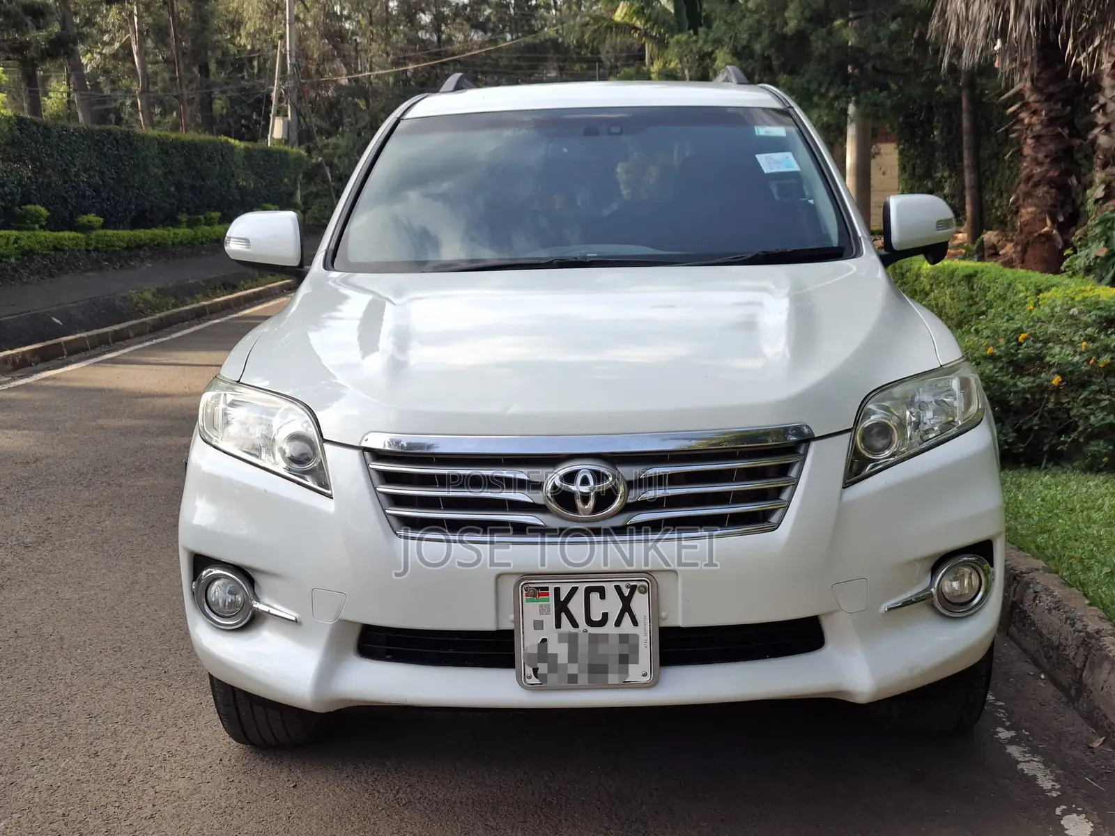 Toyota Vanguard 2013 White