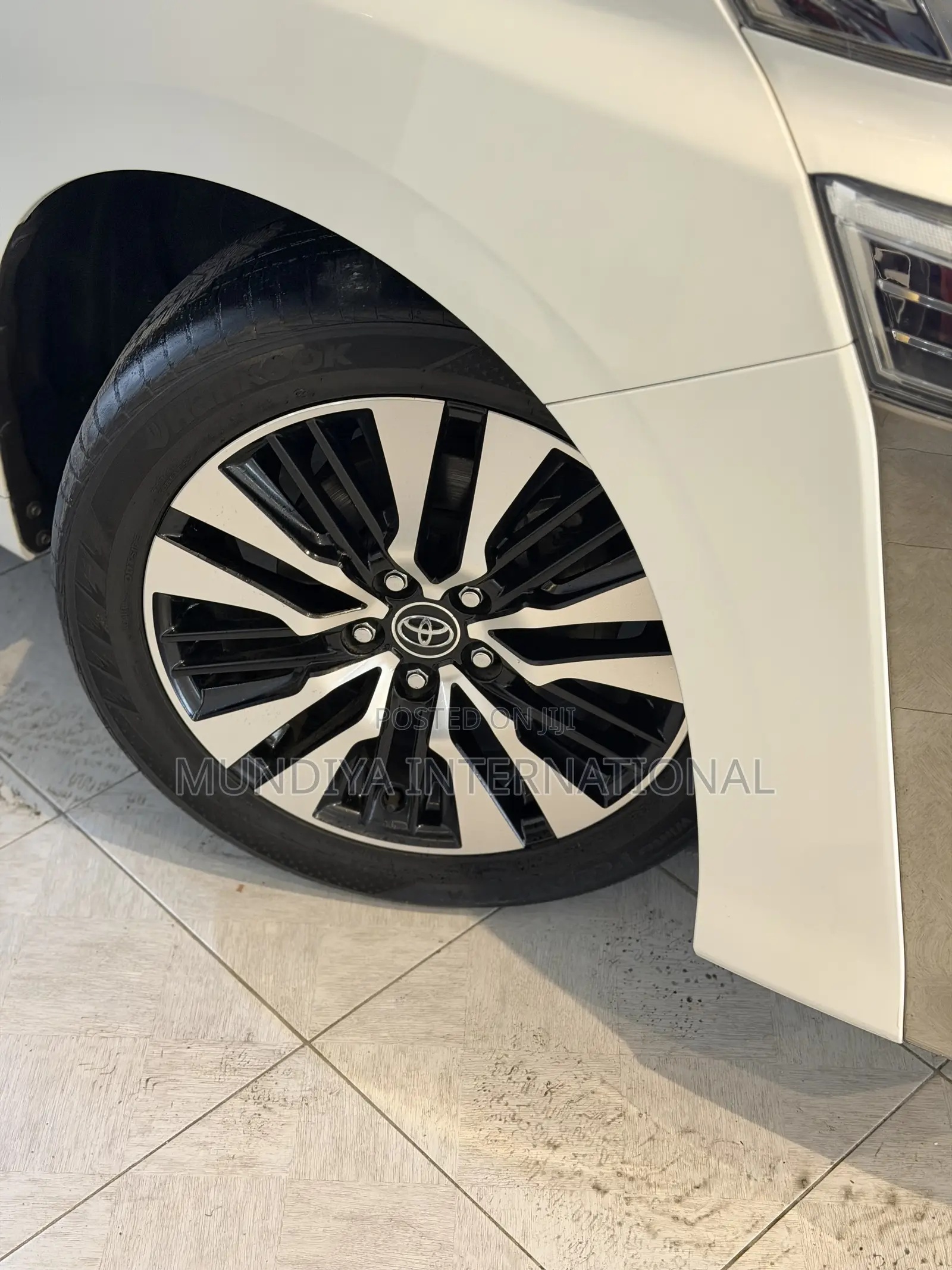 Toyota Alphard 2.5 Petrol AWD 2019 White