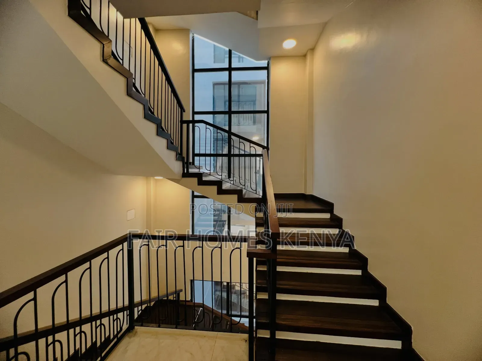 5bdrm Townhouse / Terrace in Manyani East, Muthangari for rent