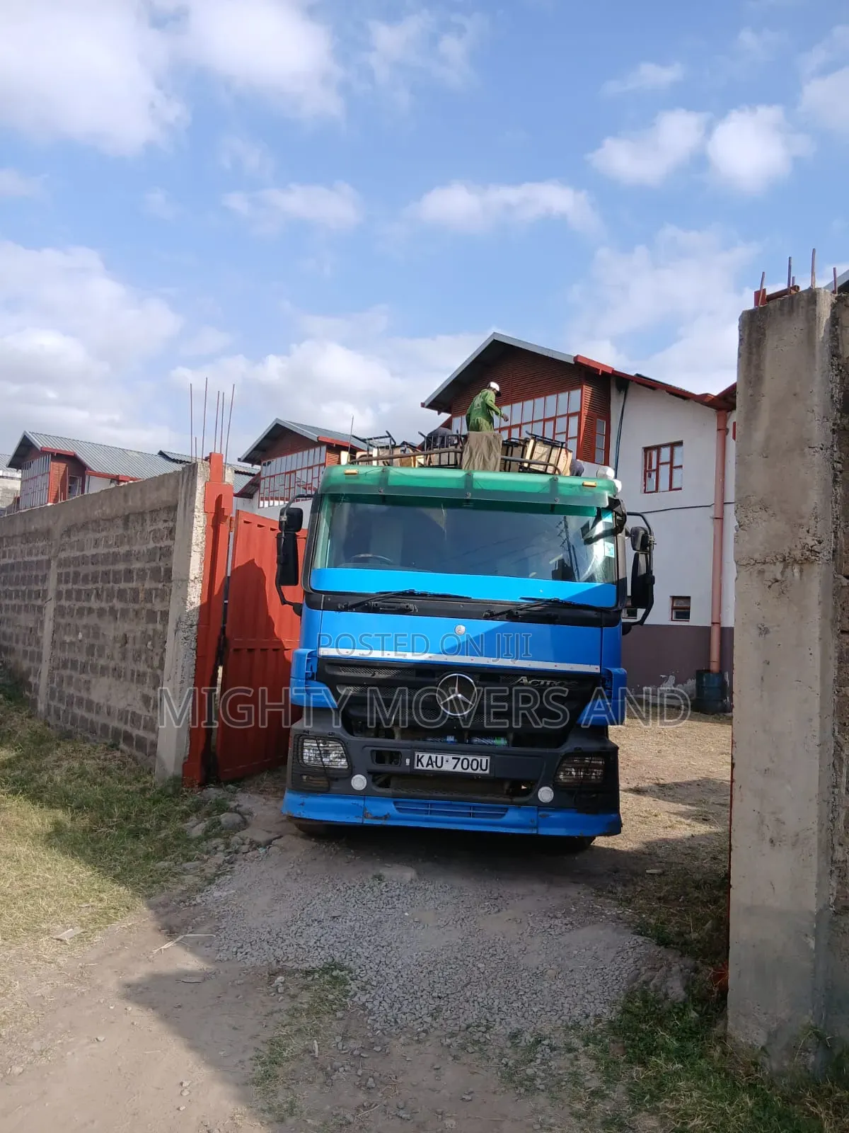 Trailer for Reliable Deliveries of Goods Accessible