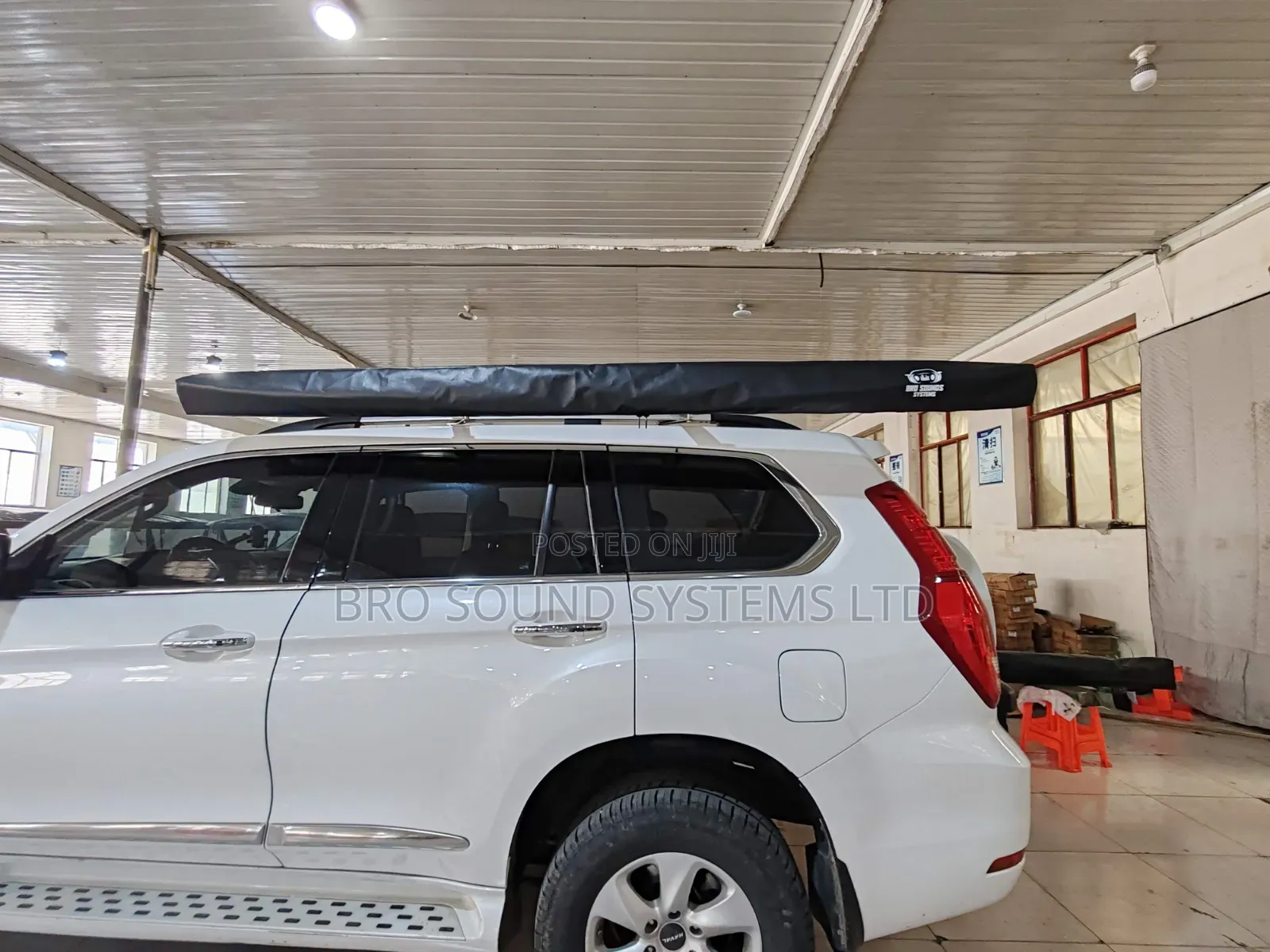 Vehicle Side Awning / Canopy for SUV, 4x4 Camping