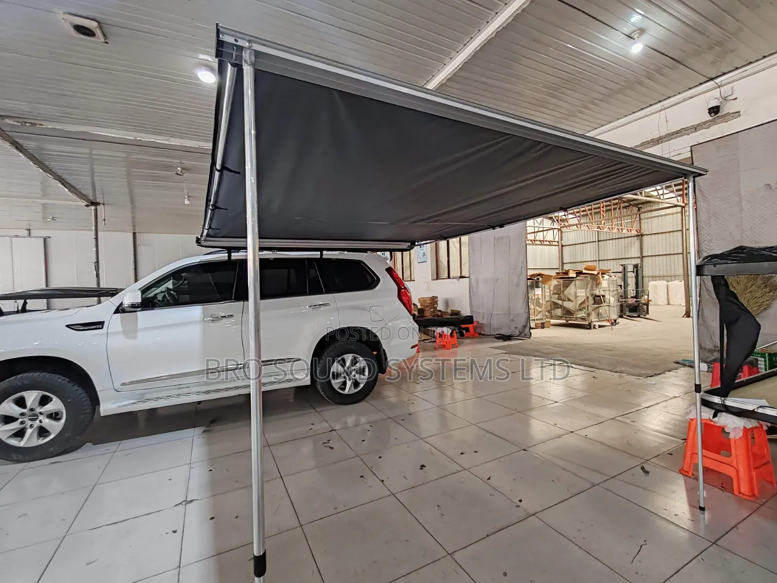 Vehicle Side Awning / Canopy for SUV, 4x4 Camping