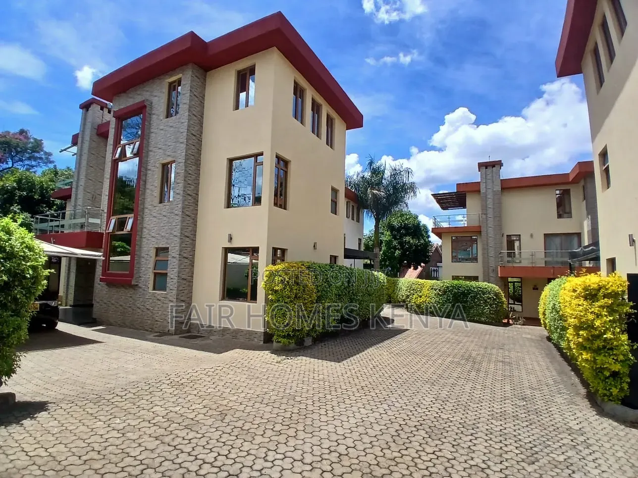 5bdrm Townhouse / Terrace in Lavington Nairobi, Muthangari for rent