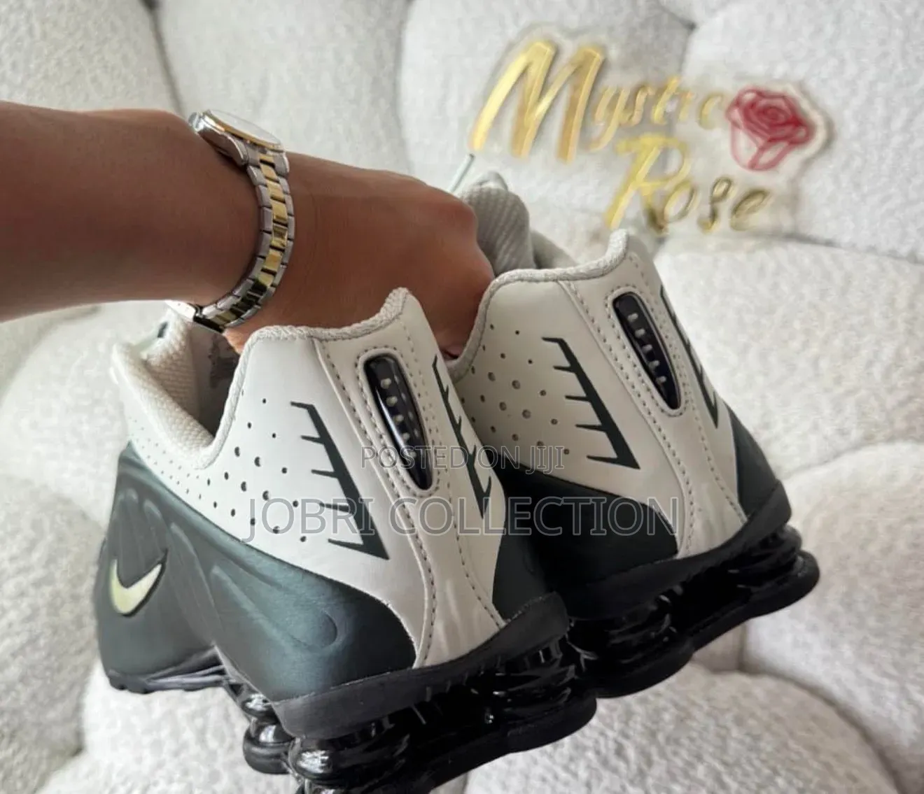 Nike Shox R4 Retro “Olive Aura ”
Sneakers