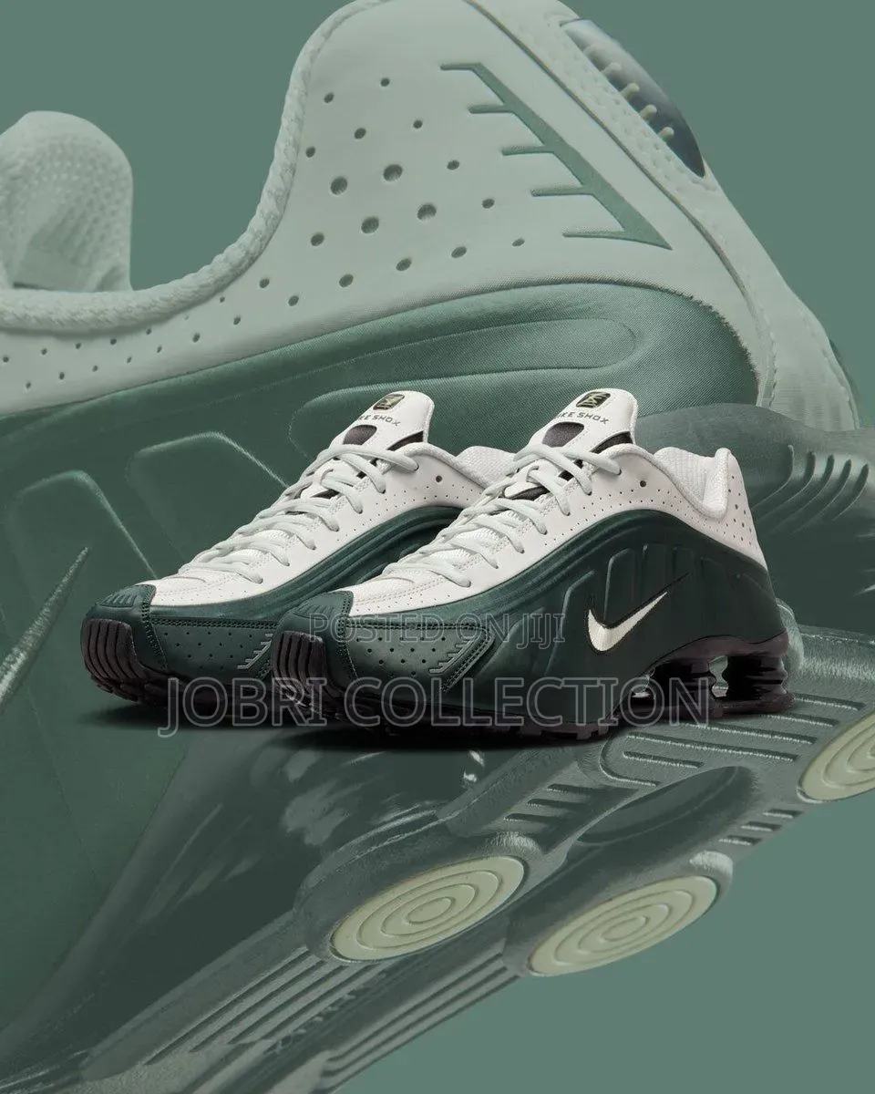 Nike Shox R4 Retro “Olive Aura ”
Sneakers