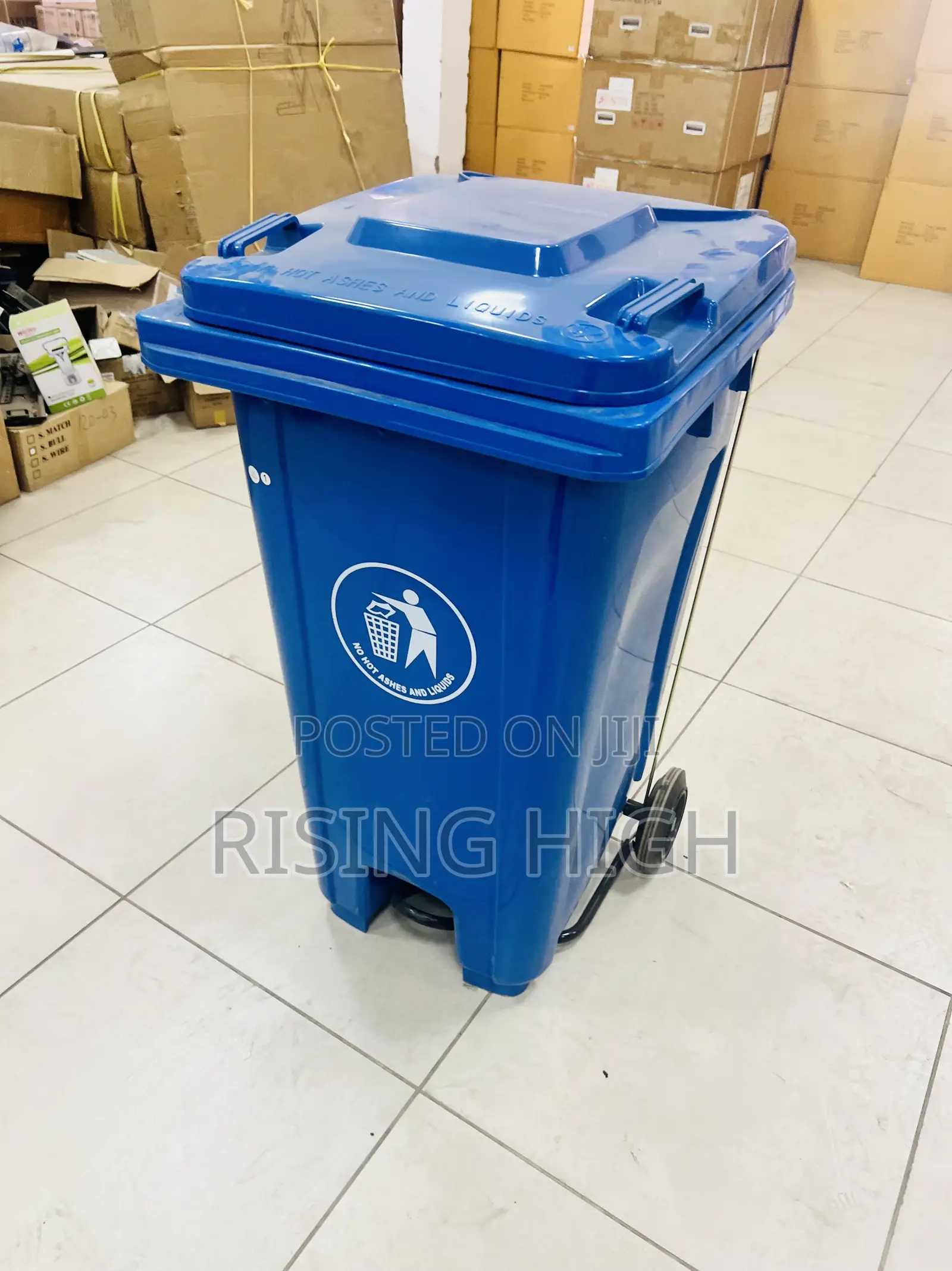 High-Quality 240l Rubbish Bin With Easy-Roll Wheels