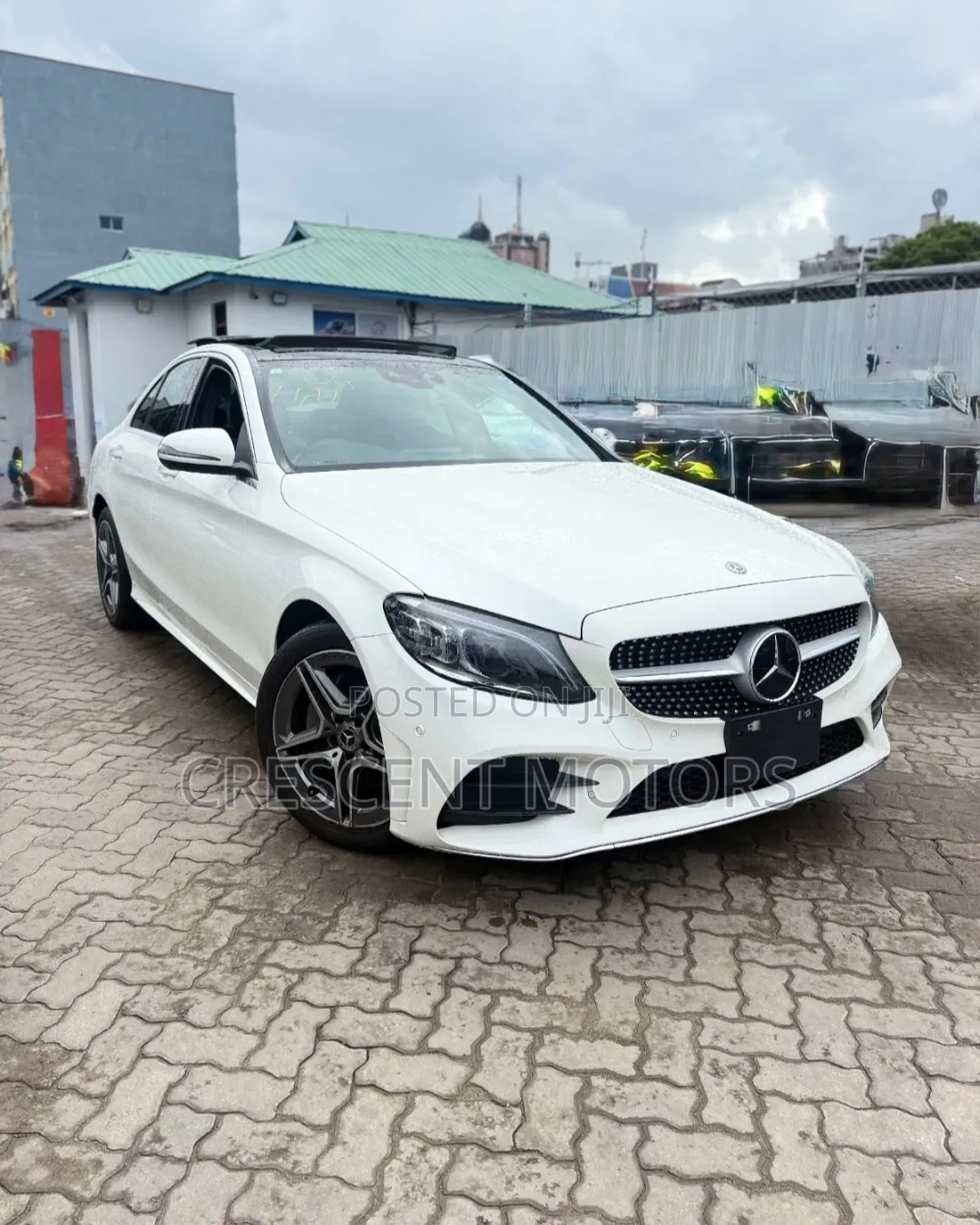 Mercedes-Benz C200 2019 Pearl