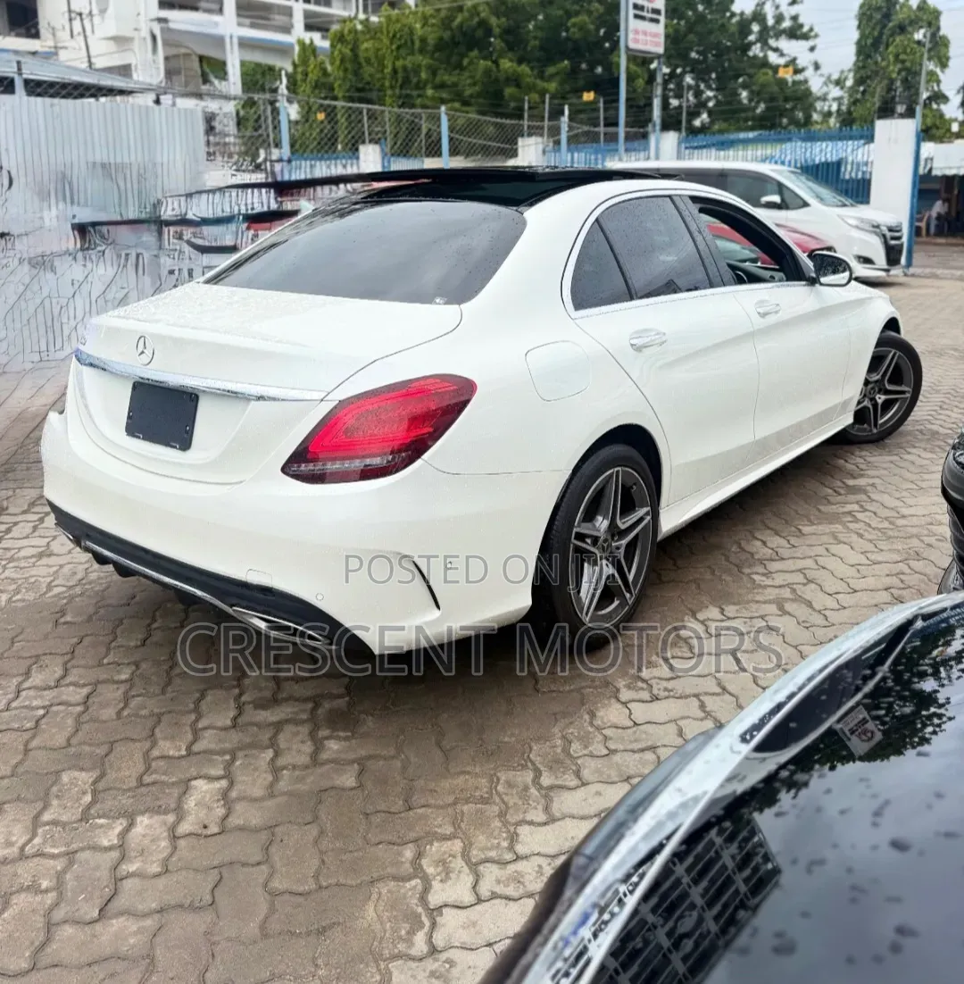 Mercedes-Benz C200 2019 Pearl