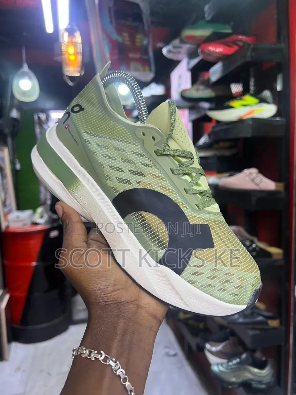Cloudboom Strike Mesh Limelight Green “Qc”
Sizes:39-45