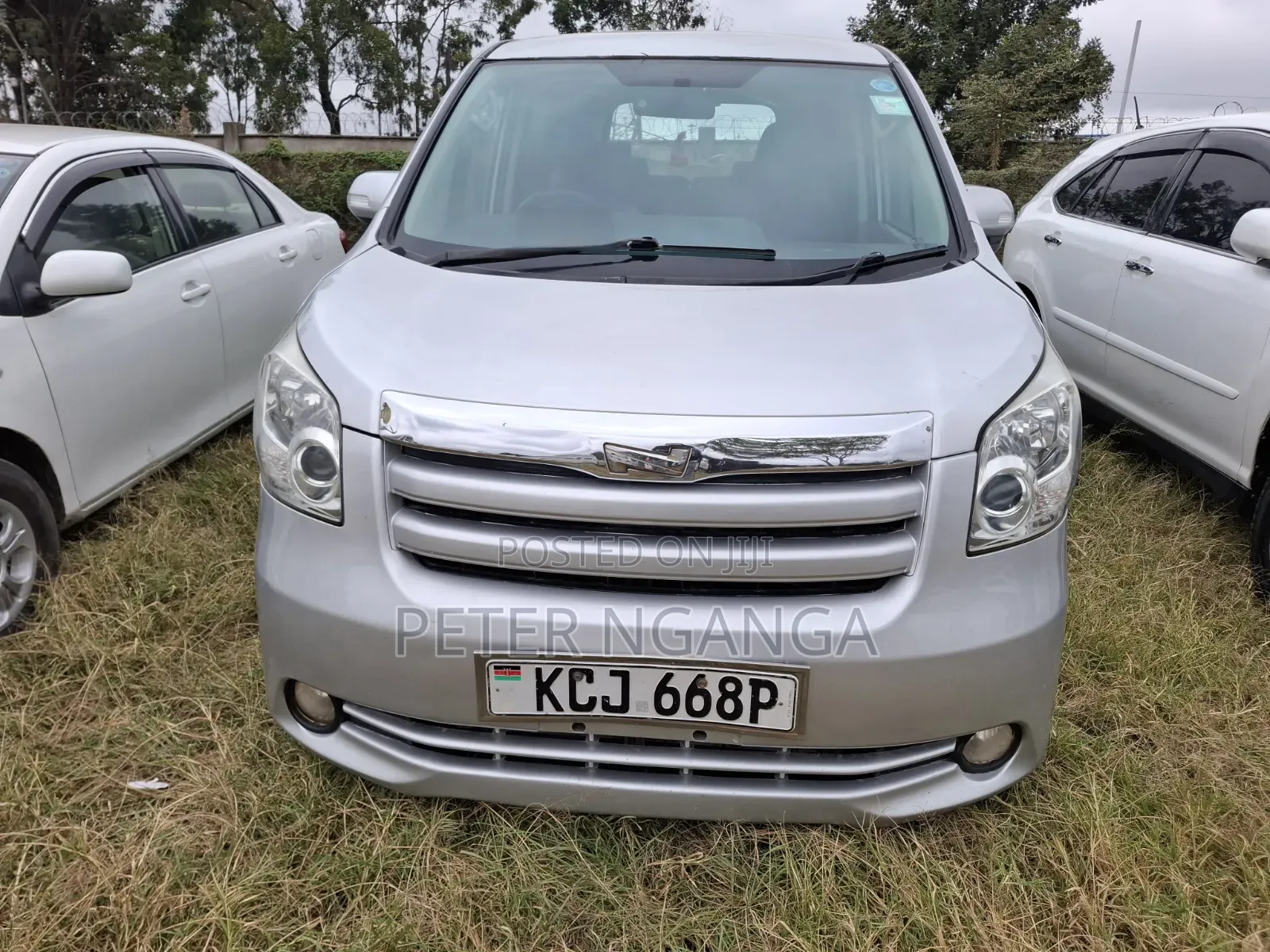 Toyota Noah 2009 Silver