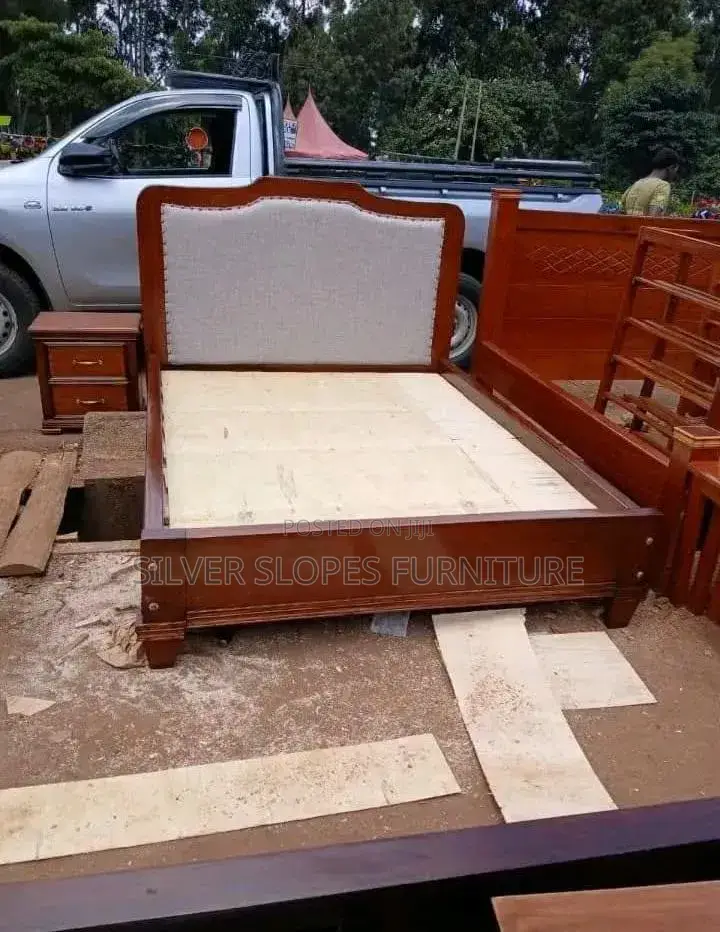 5x6 Chester Bed