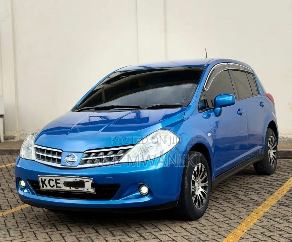 Nissan Tiida 2010 Blue