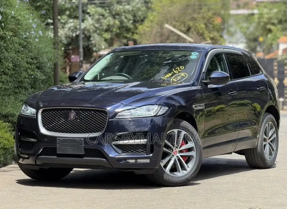 Jaguar F-Pace 2019 Blue