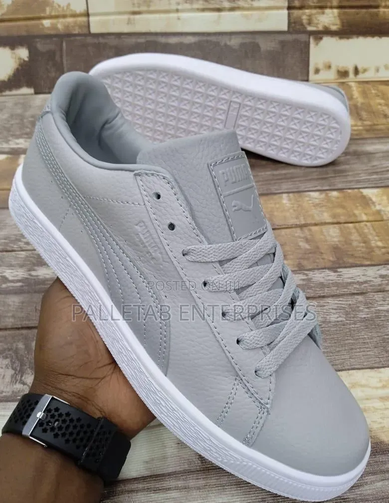 Puma Sneakers