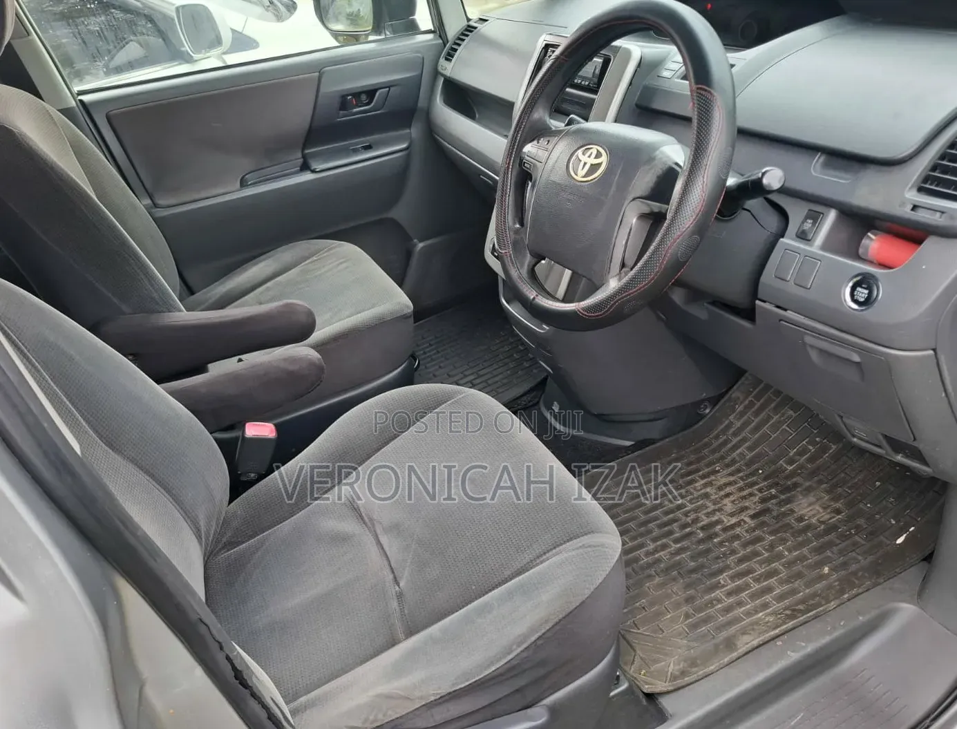 Toyota Noah 2009 Silver