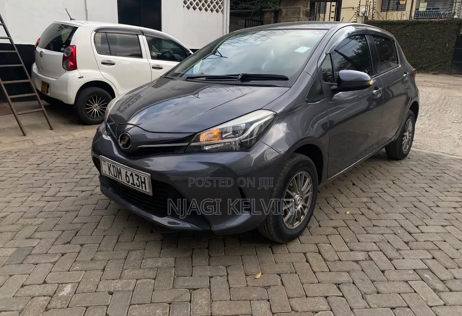 Toyota Vitz 1.3 FWD 5dr 2016 Gray