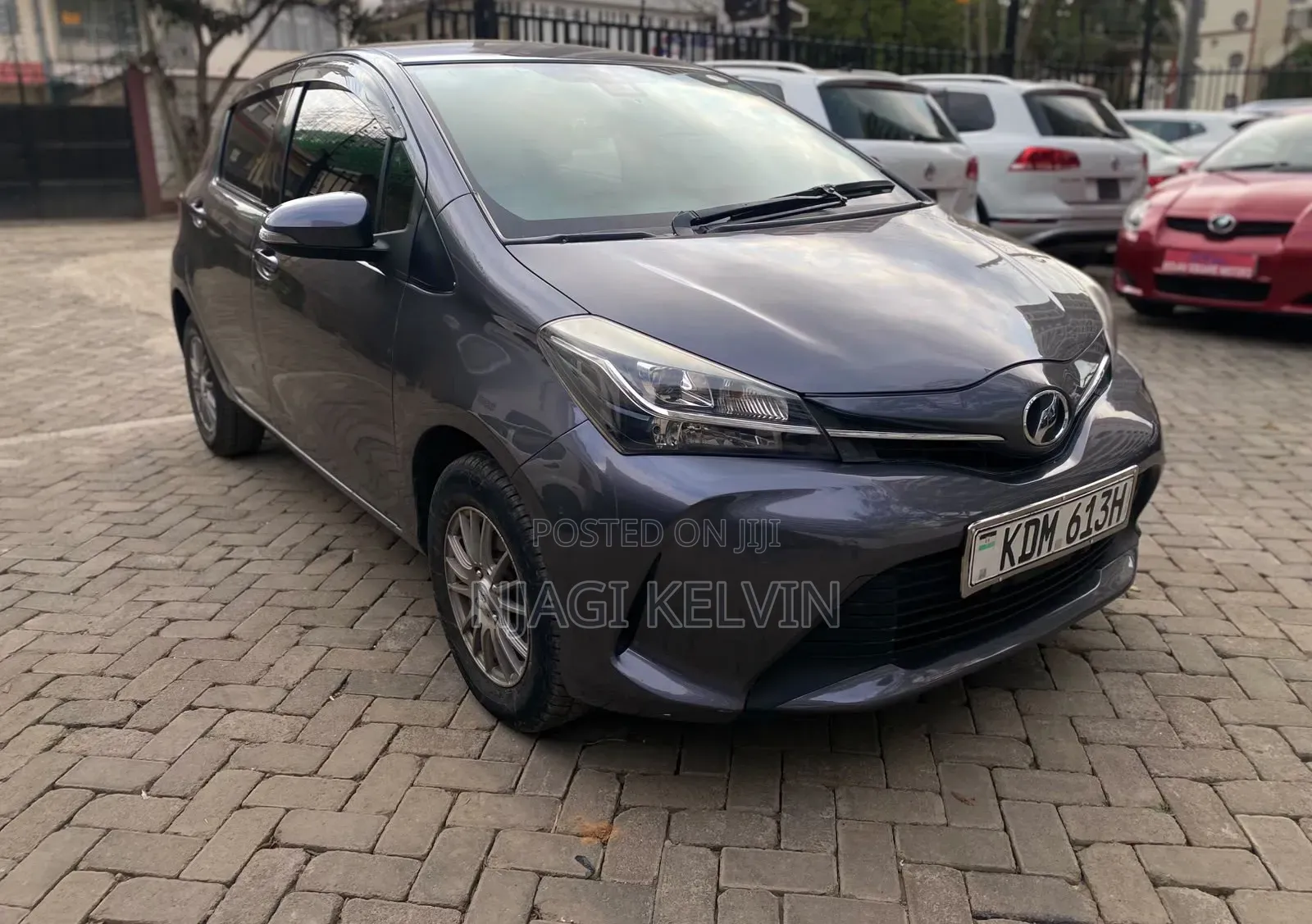 Toyota Vitz 1.3 FWD 5dr 2016 Gray