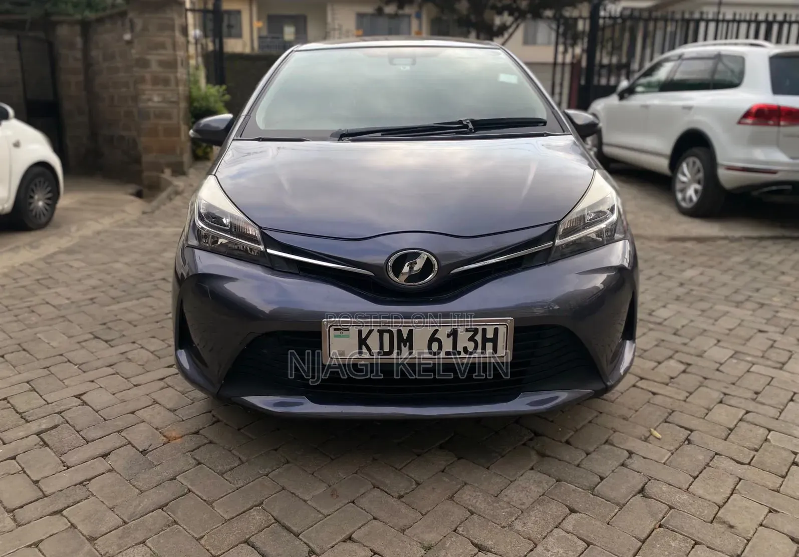 Toyota Vitz 1.3 FWD 5dr 2016 Gray