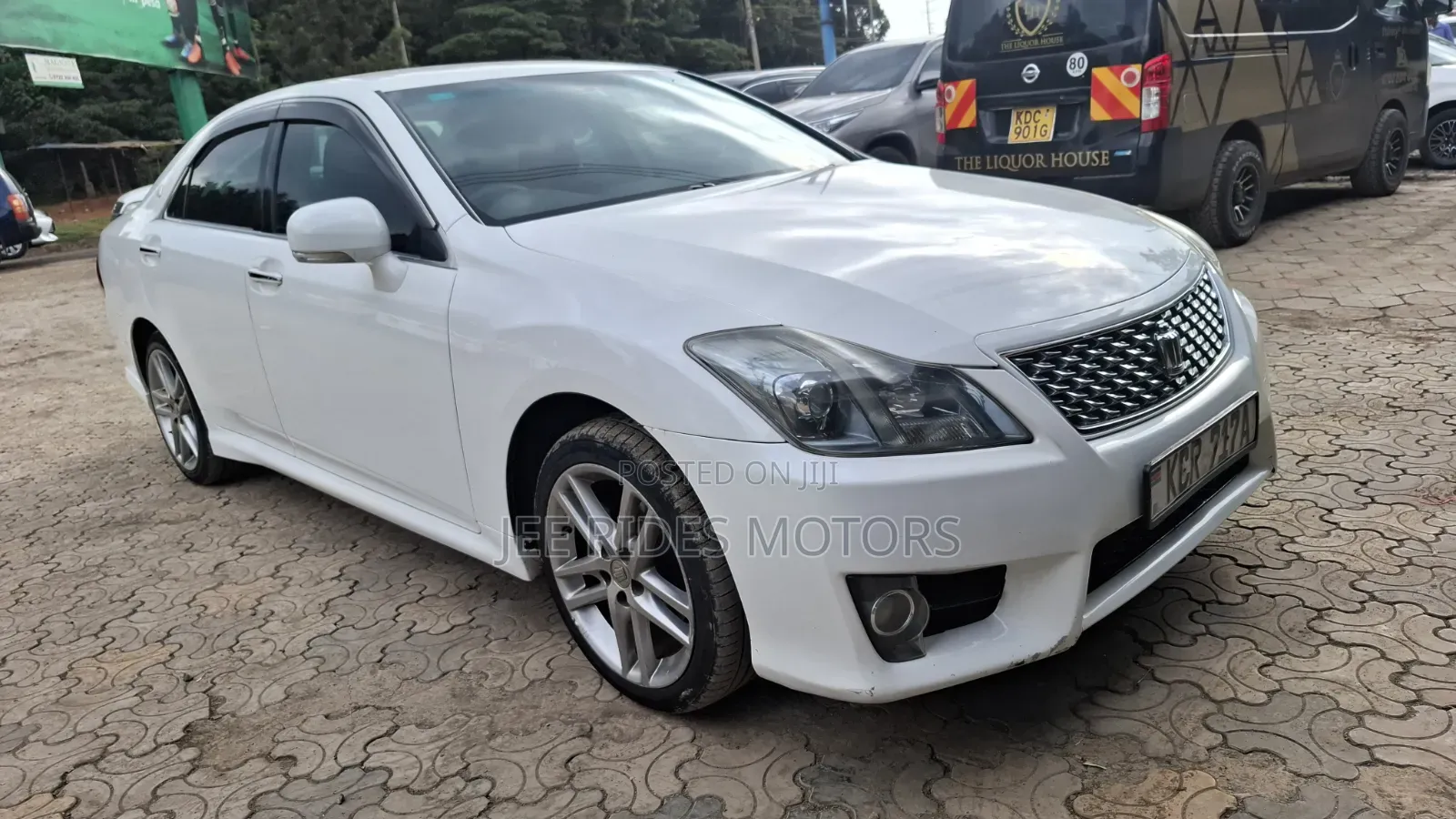 Toyota Crown 2012 White