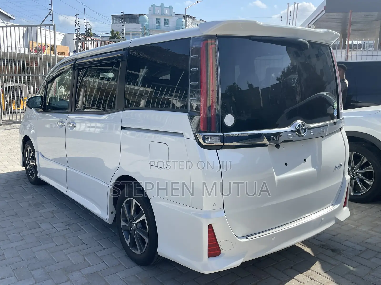 Toyota Noah 2.0 FWD (8 Seater) 2019 White