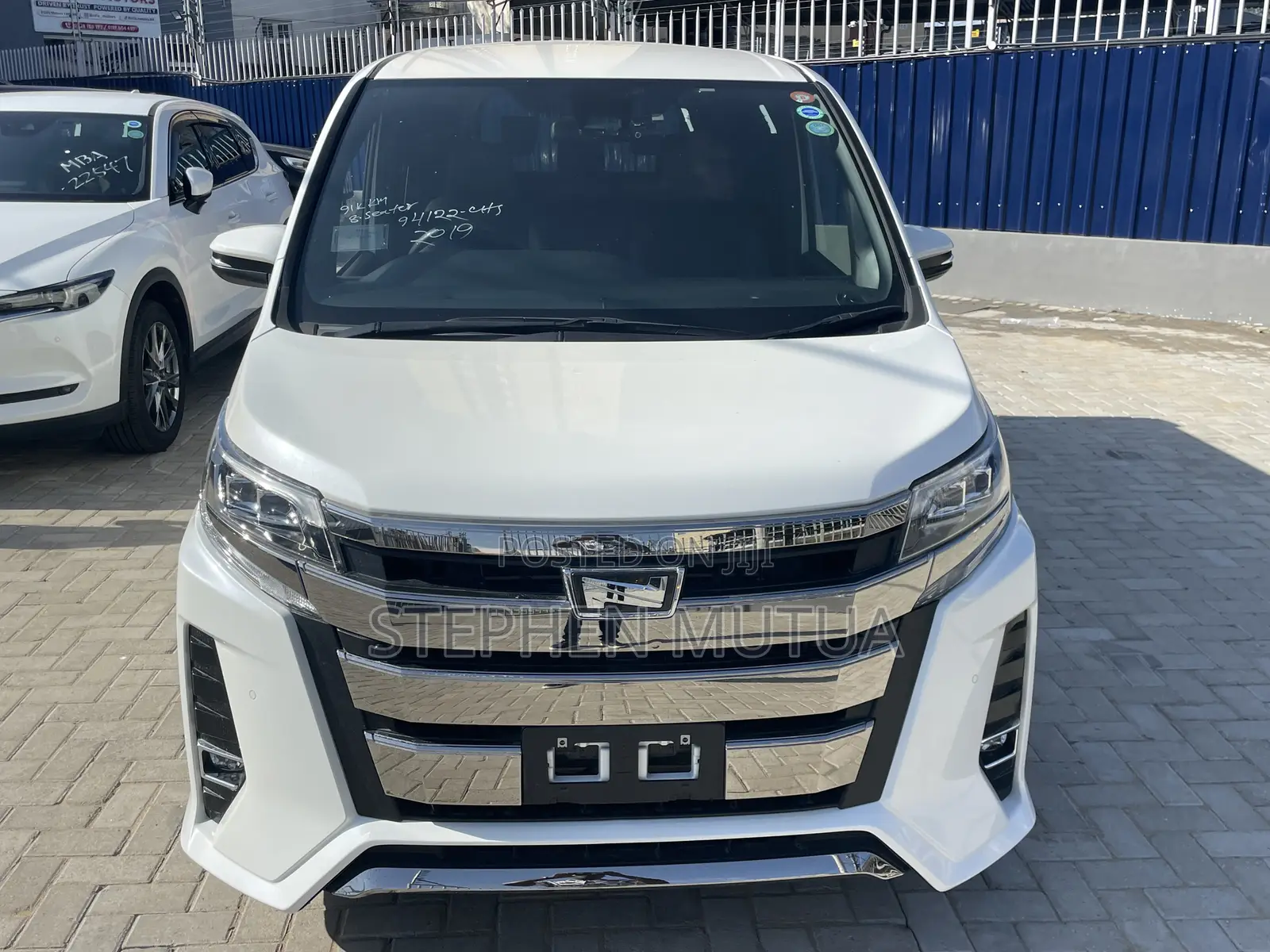 Toyota Noah 2.0 FWD (8 Seater) 2019 White
