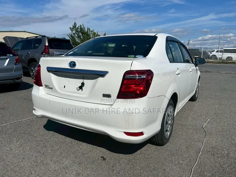 Toyota Axio 1.5 Hybrid 2WD 2020 White