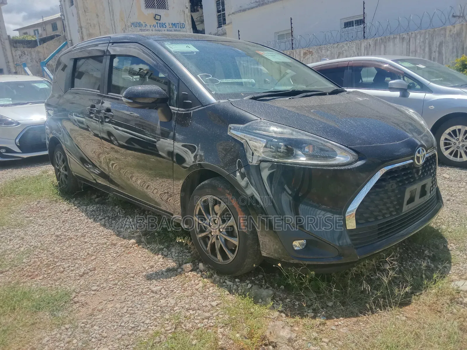 Toyota Sienta 2017 Black