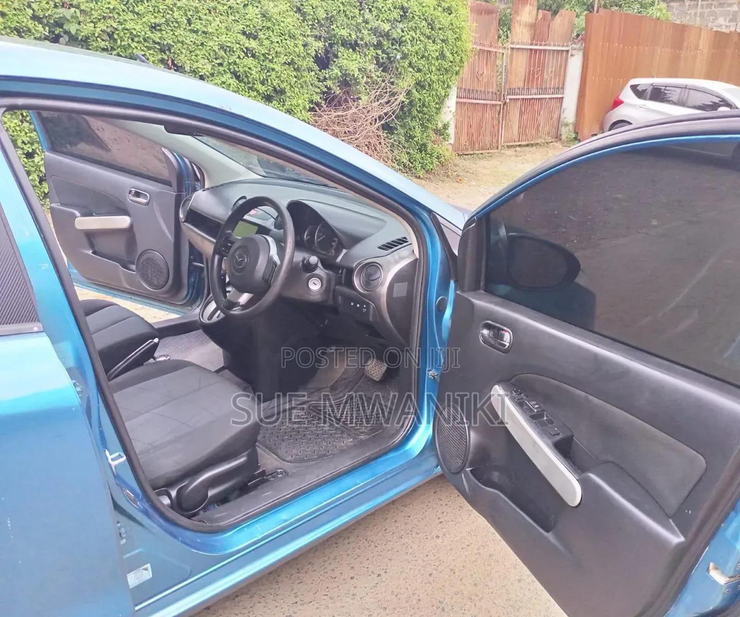 Mazda Demio 2011 Blue