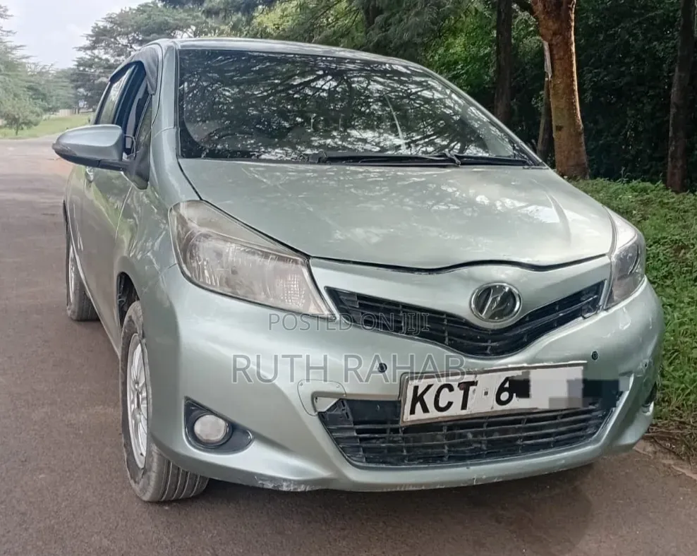 Toyota Vitz 2011 Green